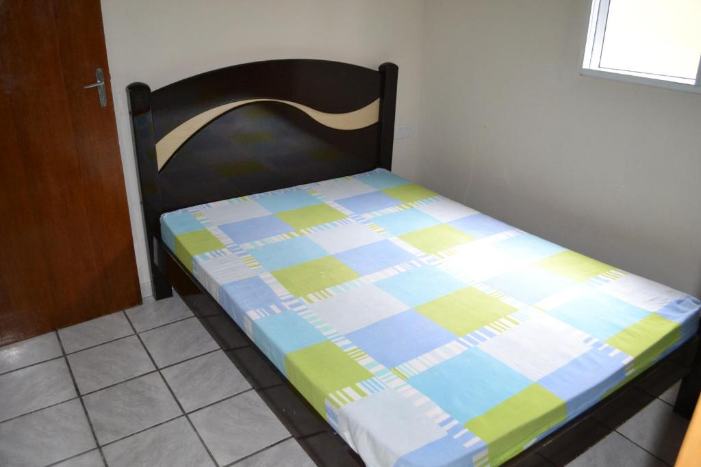  ACESSO A PÉ A PRAIA DA MARANDUBA! Casa com 2 dormitórios em Condomínio e 3 vagas de garagem