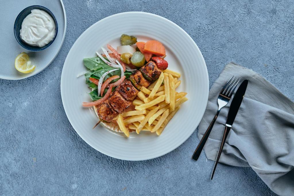 Premier Inn Dubai Al Jaddaf - Resim 31