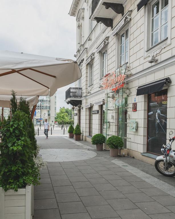 Hostia v ubytovaní Mokotowska 67 Prywatne mieszkanie z balkonem w Centrum miasta i w pobliżu Ambasady USA Samodzielne Zameldowanie! Self Check-in System!