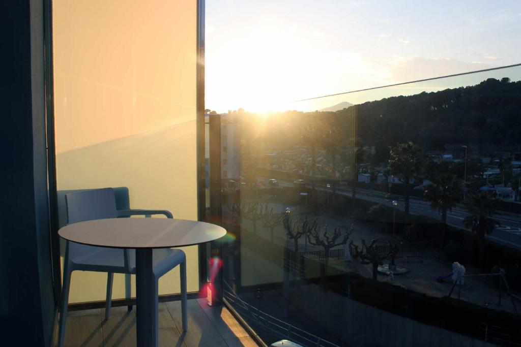 Nespecifikovaný výhled na hory nebo výhled na hory při pohledu z hotelu