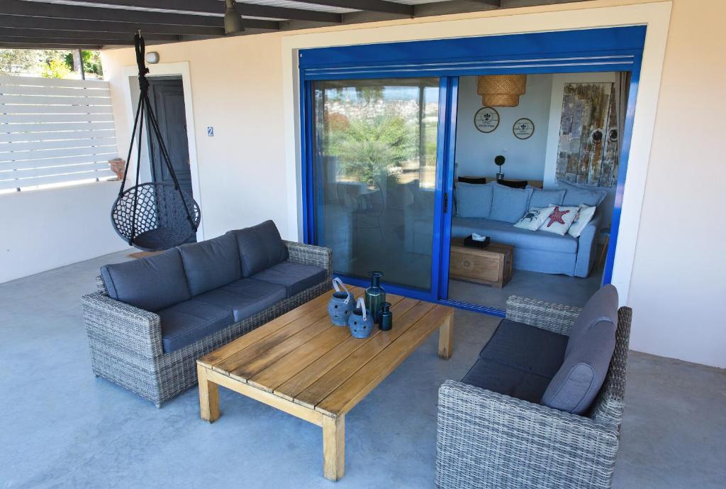 Blue Fort Villas - Two-Bedroom House (Villa 2)