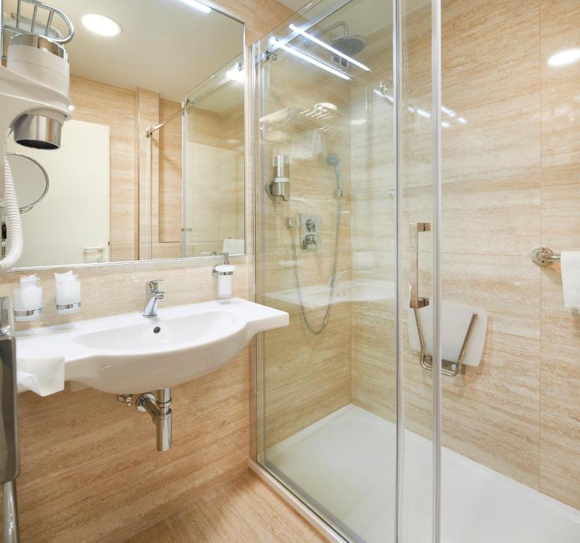 Koupelna v ubytování OREA Spa Hotel Cristal