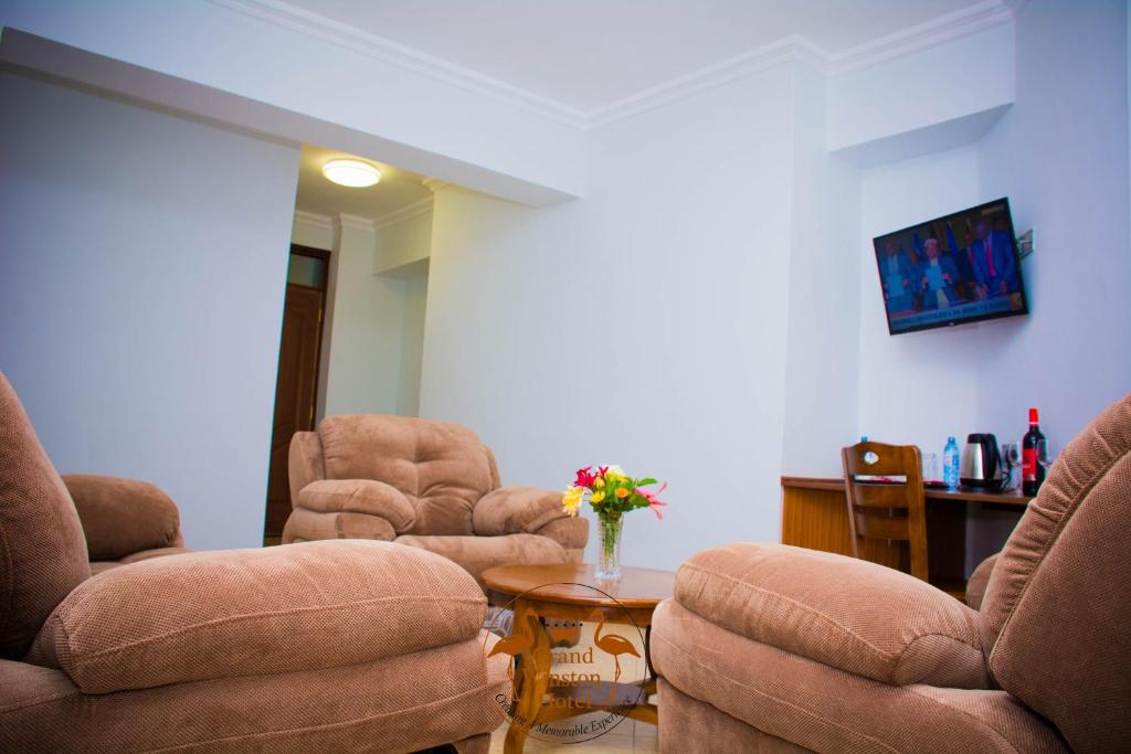Posezení v ubytování Grand Winston Hotel