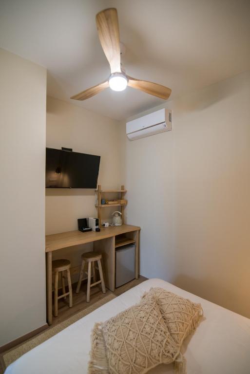 Postel nebo postele na pokoji v ubytování Ederlezi Boutique Hotel