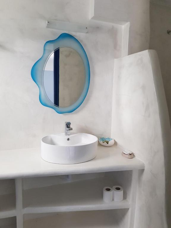 Roula Villa Studios & Apartments - 17