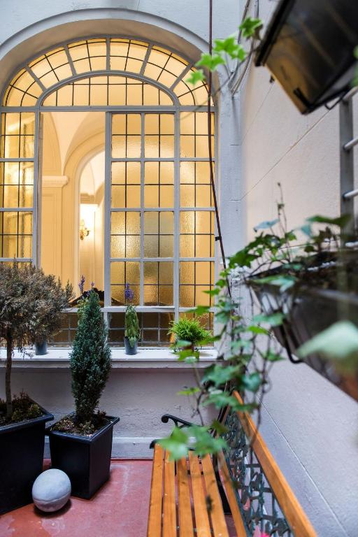 Un jardín fuera de Patios de Recoleta