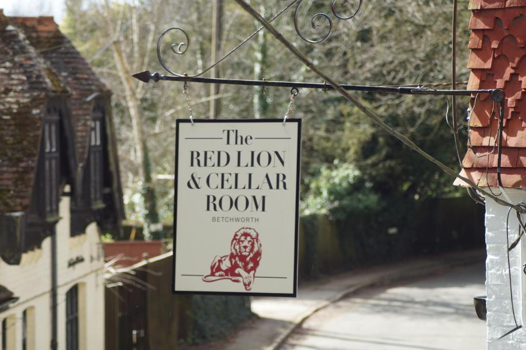 Gallery image of Red Lion Hotel, Pub & Restaurant in Betchworth