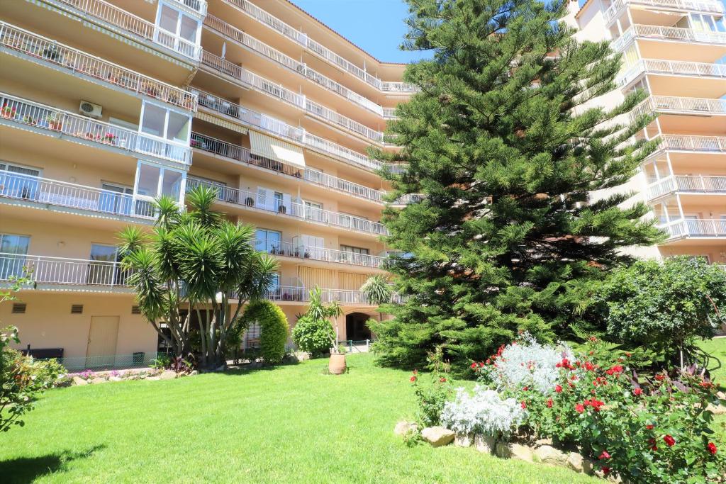 Vonkajšia záhrada v ubytovaní Apartamentos Creu de Sant Pol 2 Habitaciones