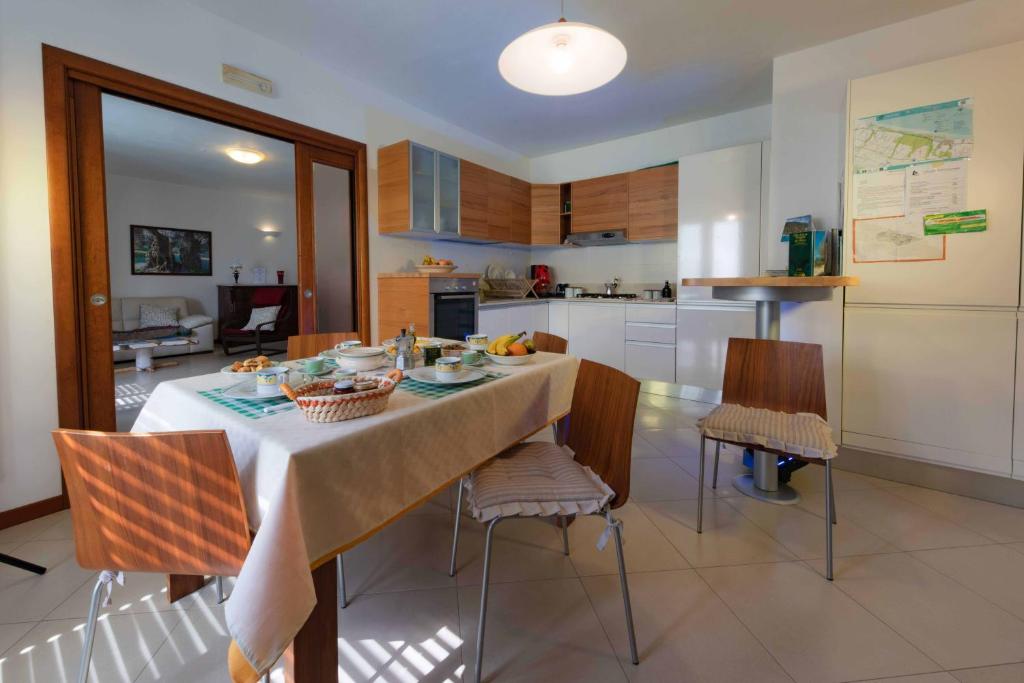Kuchyň nebo kuchyňský kout v ubytování B&B La Stradella