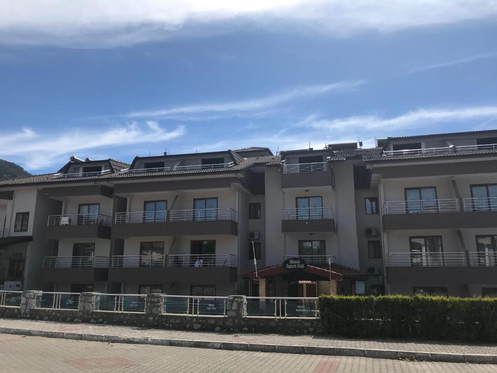 Budova, kde se aparthotel nachází