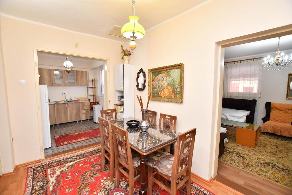 Kuchyň nebo kuchyňský kout v ubytování Kaza apartment