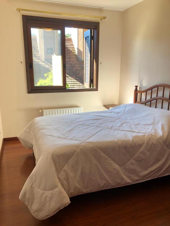  Casa no coração de gramado