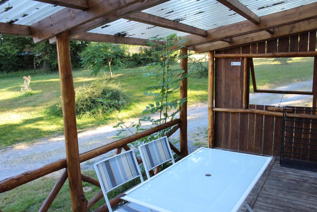 Fotografie z fotogalerie ubytování Camping la Chevauchée v destinaci Bussière-Dunoise