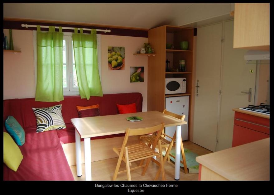 Kuchyň nebo kuchyňský kout v ubytování Camping la Chevauchée