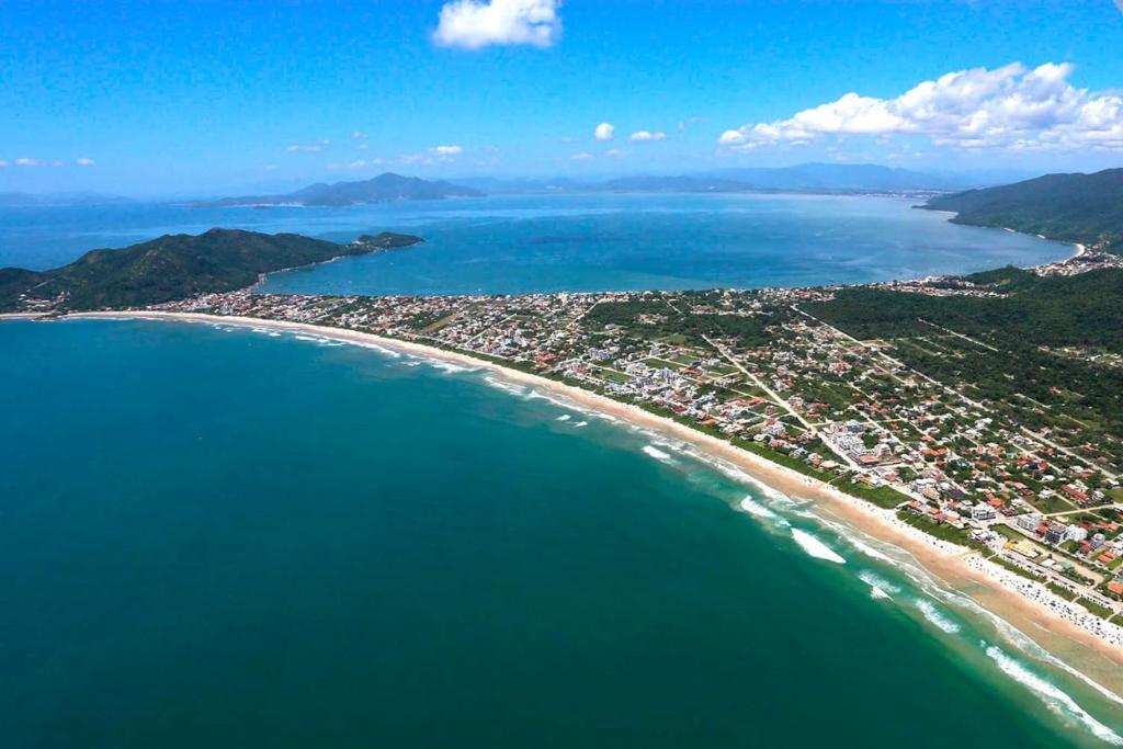 Imagen de la galería de Suítes Itaigara a 80 metros da praia do Mariscal, en Bombinhas