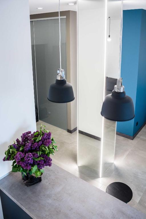 Uy qurilishi porno katta kokrak qoramagiz Yuliya eshakda sikiladi (foto)