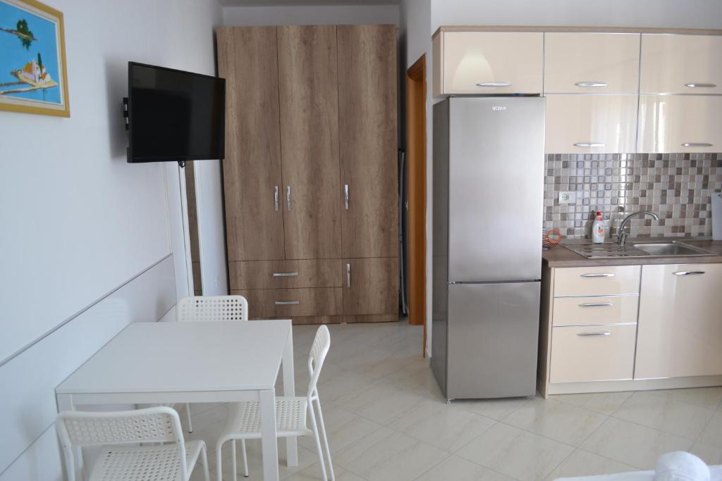 Vlorë Seaview Studio Apartment & Box Garage - Imazhi 9