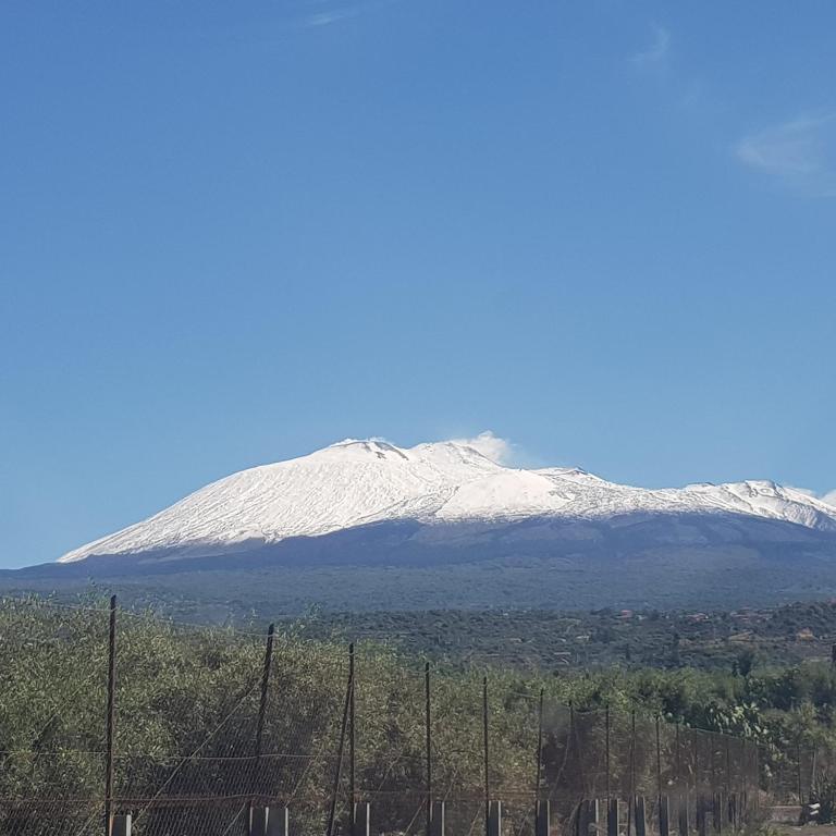 A general mountain view or a mountain view taken from Az apartmant