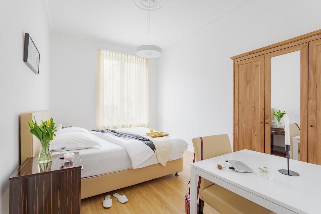 Swiss Star Zurich University - Self Check-In - Resim 11