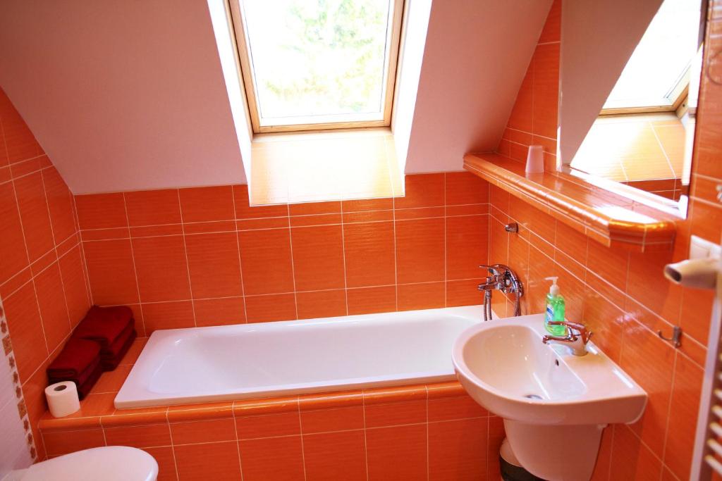 Koupelna v ubytování Schneeberg Apartmany