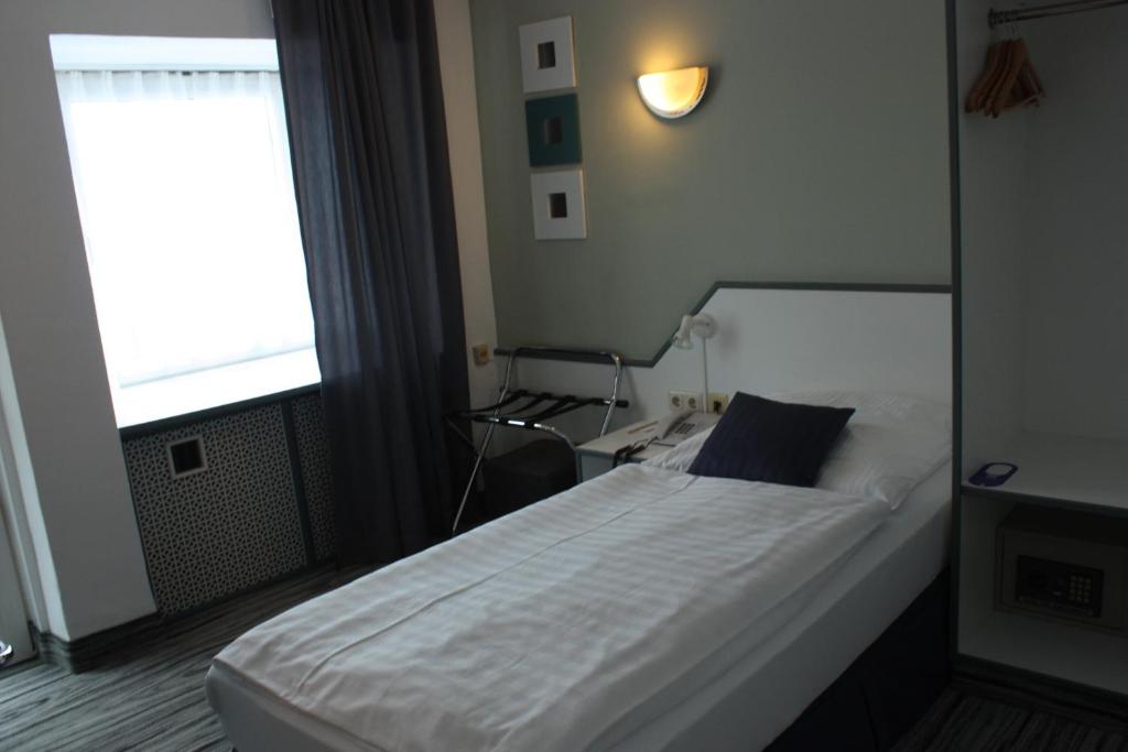 Hotel City Kräme am Römer - Self Check In - Resim 21