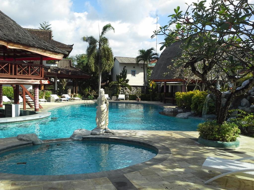 Bazén v ubytování Ananda Resort Seminyak nebo v jeho okolí