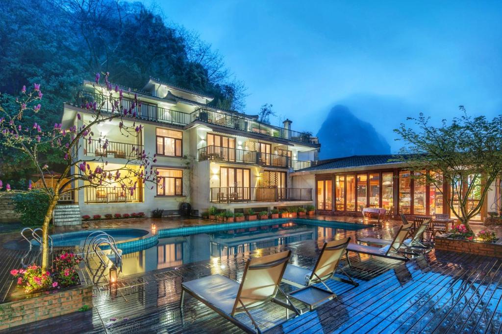 Bazén v ubytování The Apsara Lodge nebo v jeho okolí