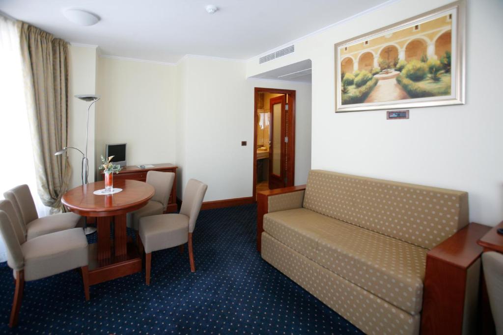 Posezení v ubytování Hotel Savus