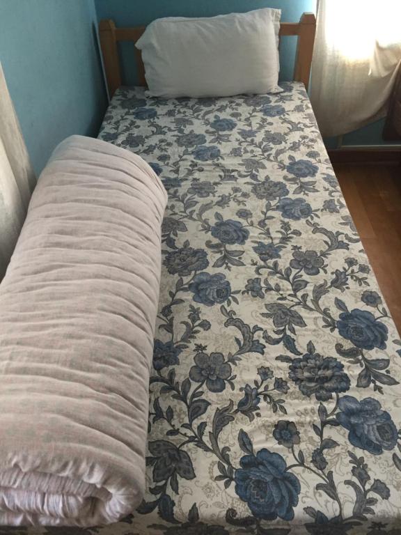 Llit o llits en una habitació de Nepalaya Eco Hostel