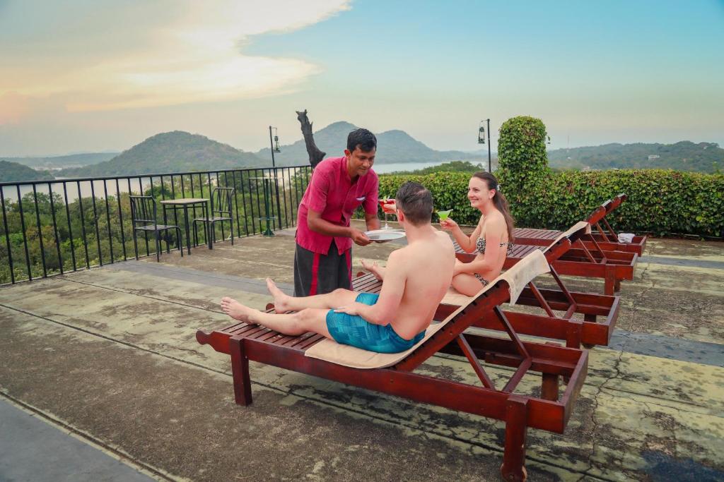 Nespecifikovaný výhled na hory nebo výhled na hory při pohledu z hotelu
