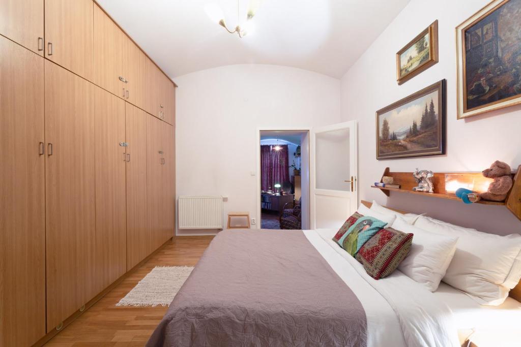 Postel nebo postele na pokoji v ubytování Victoria Design Stays - Apartment Rehorova