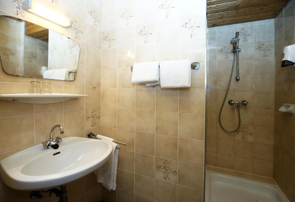 Koupelna v ubytování Dorfgasthof Hotel Staberhof