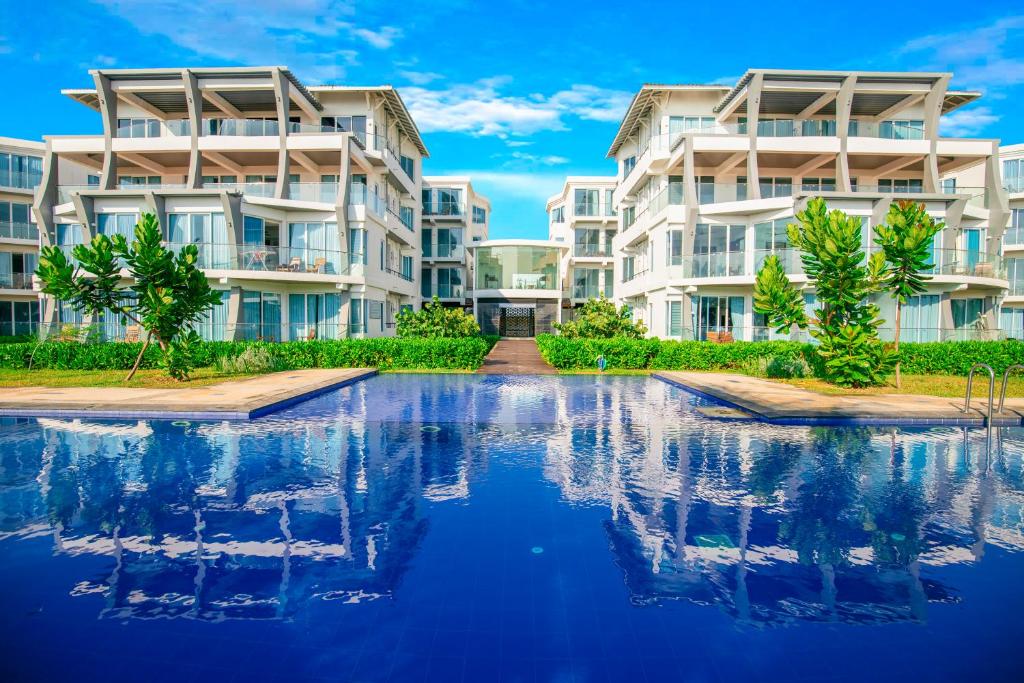 Swimmingpoolen hos eller tæt på Oceanfront Condominiums - Nilaveli
