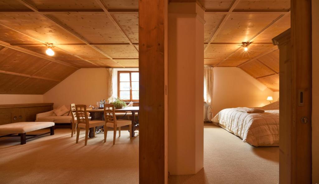 Schlosswirt Forst - Appartement D'une Chambre - Grenier