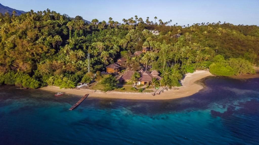 Premium beachfront resort setting in Puerto Galera