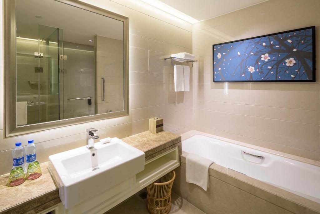 Koupelna v ubytování Crowne Plaza Shanghai Anting-Auto City - 15 Minutes drive to F1