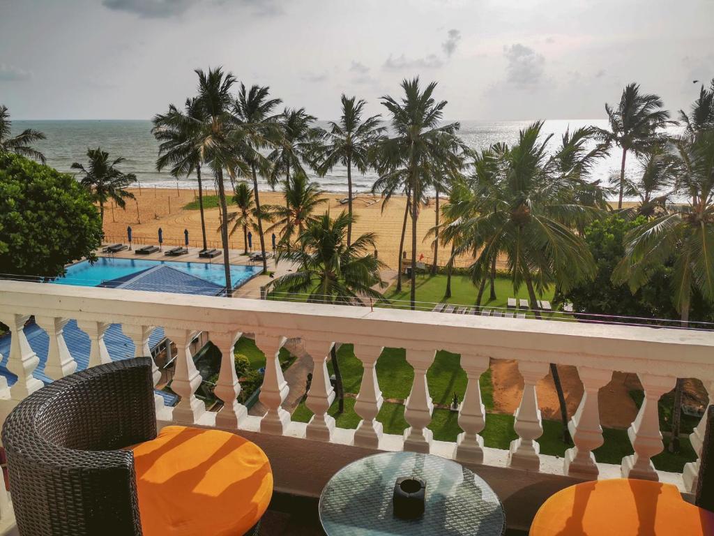 Bazén v ubytování Camelot Beach Hotel nebo v jeho okolí