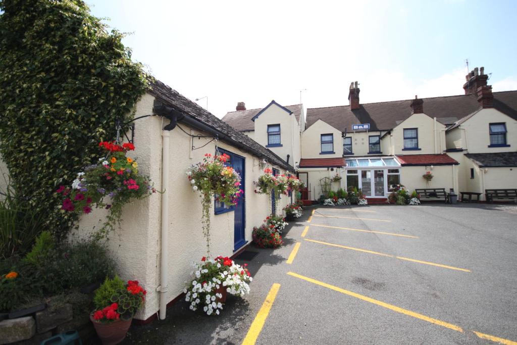 Meadows Way Guest House in Uttoxeter, Staffordshire, England