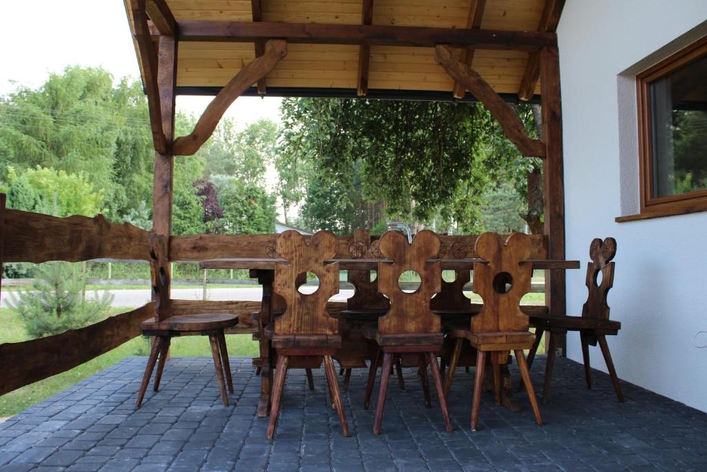 Fotografia z galérie ubytovania Domek letniskowy 8-osobowy nad jeziorem Wilczyńskim v destinácii Świętne