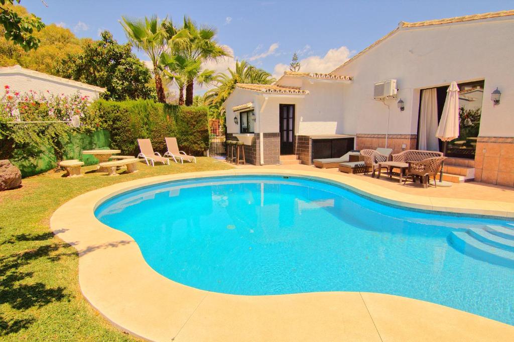 Villa Menorca (España Sitio de Calahonda) - Booking.com