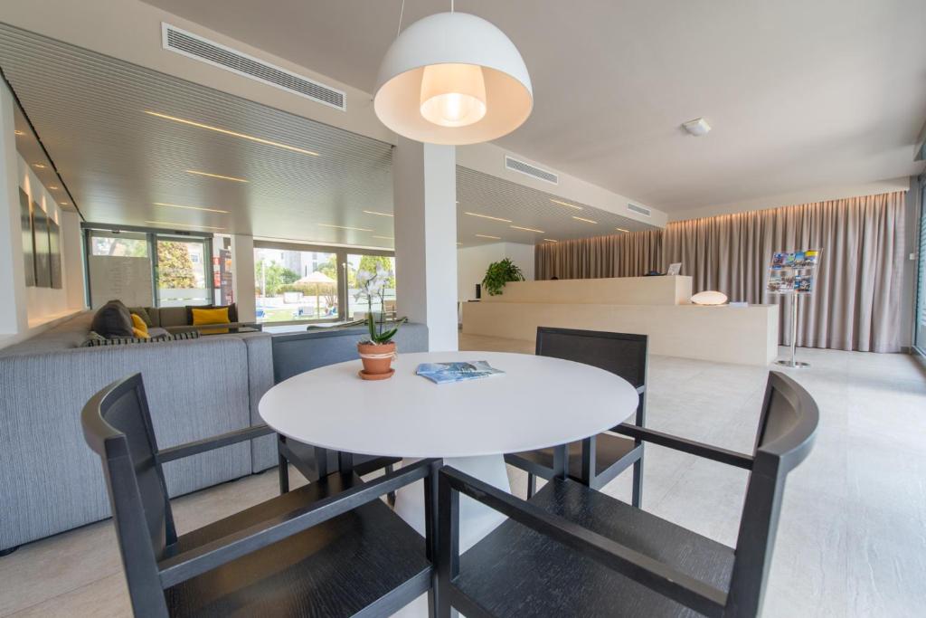 Posezení v ubytování Atenea Park Suites & Apartments