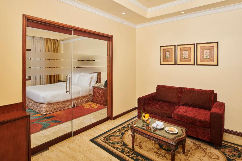 Posezení v ubytování Mayfair Rourkela
