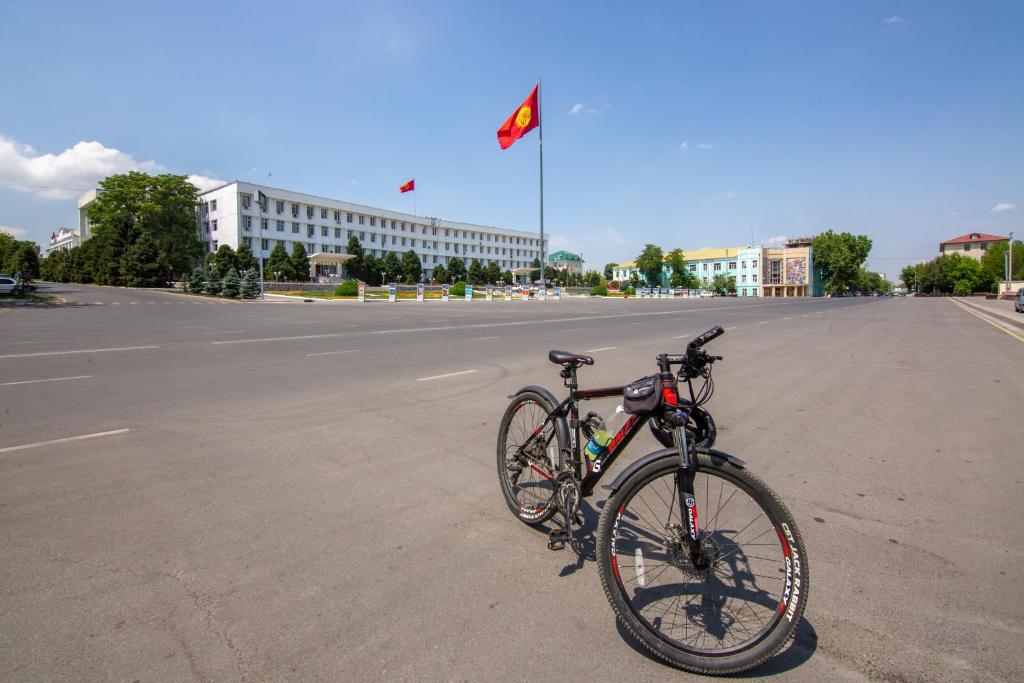 Jízda na kole v ubytování Rayan Hotel nebo okolí
