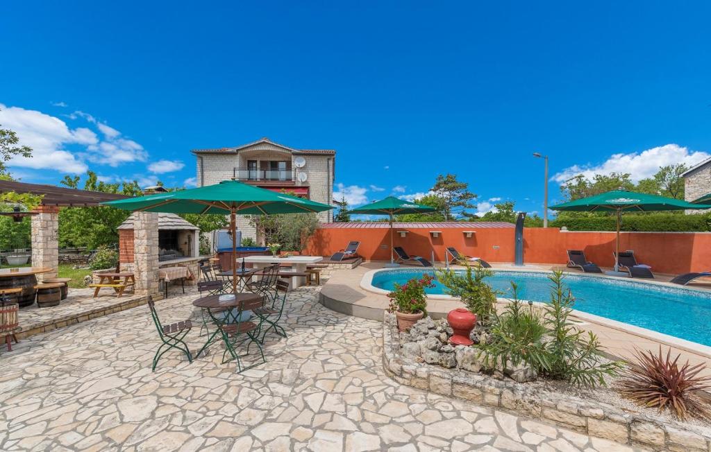 Bazén v ubytovaní Apart Complex Villa Anja alebo v jeho blízkosti