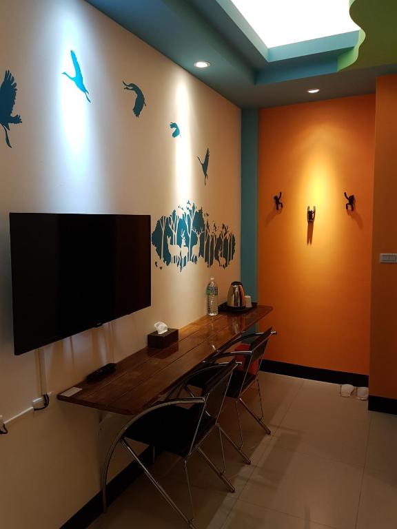 TV a/nebo společenská místnost v ubytování DuGu Hostel