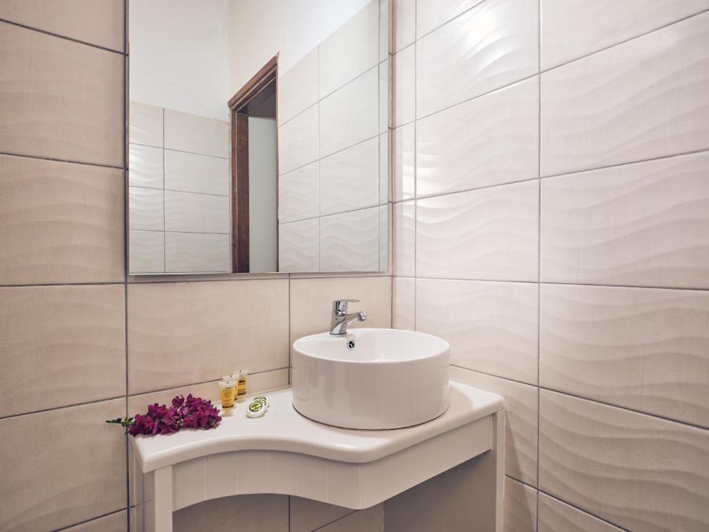 Koupelna v ubytování Savvas Hotel