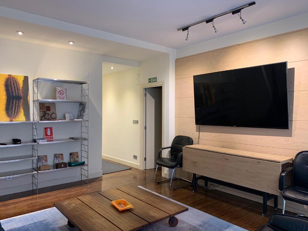 Volantin Apartment - Three-Bedroom Apartment