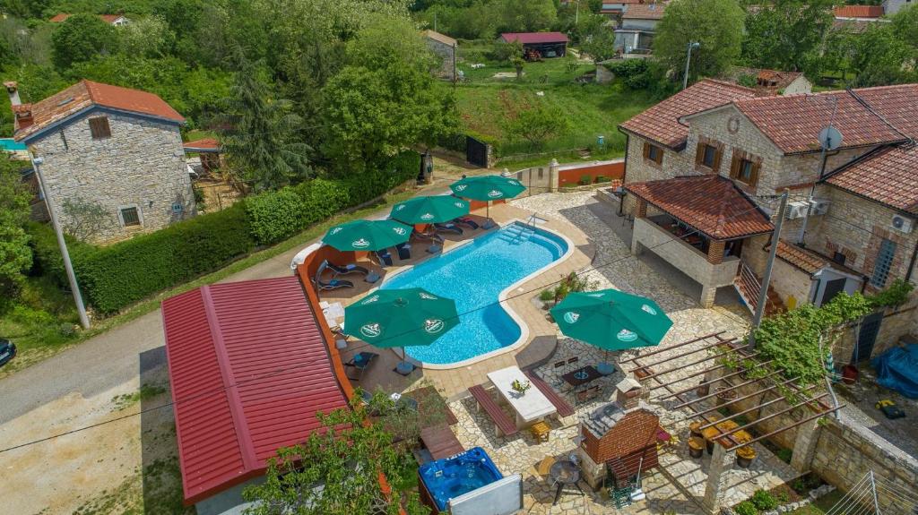Bazén v ubytovaní Apart Complex Villa Anja alebo v jeho blízkosti