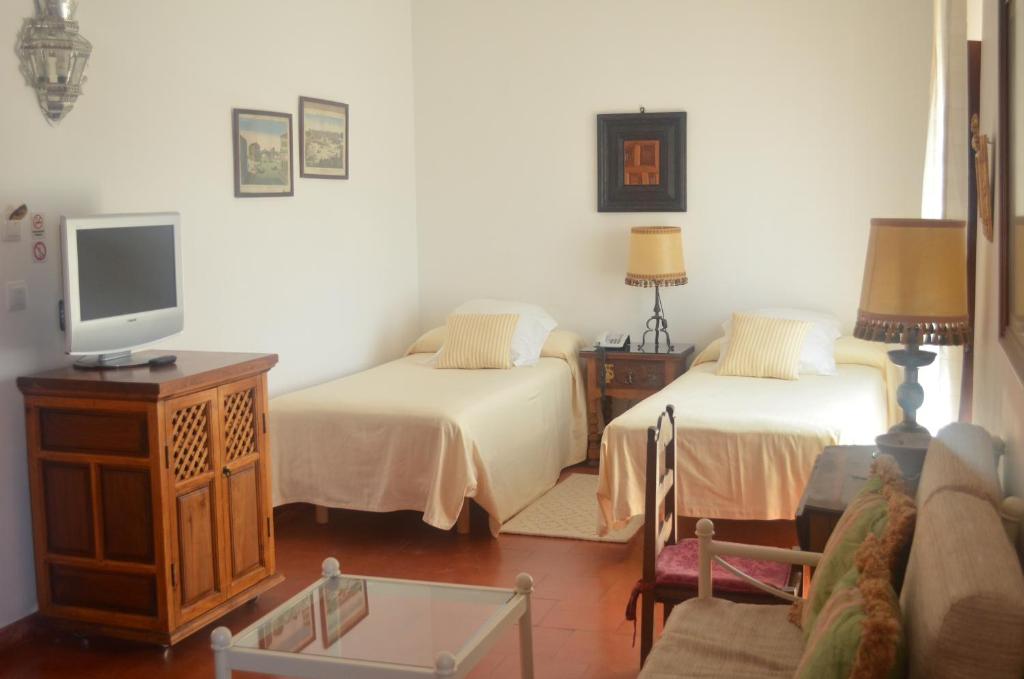 Hotel Santa Isabel La Real - 16