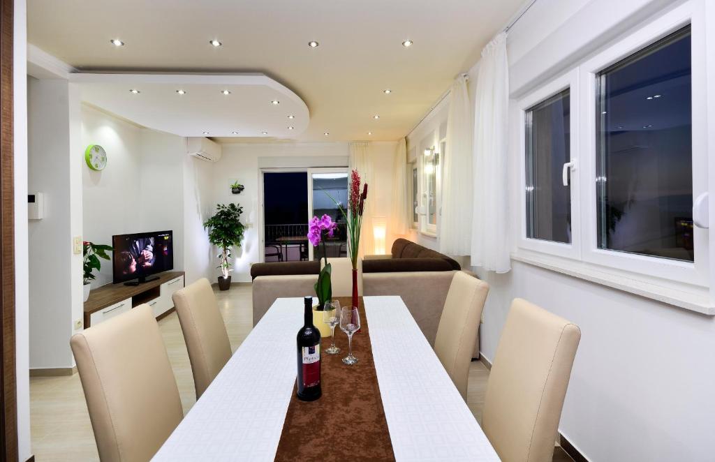 Villa Cavar, Apartments Close to the Beach - 1